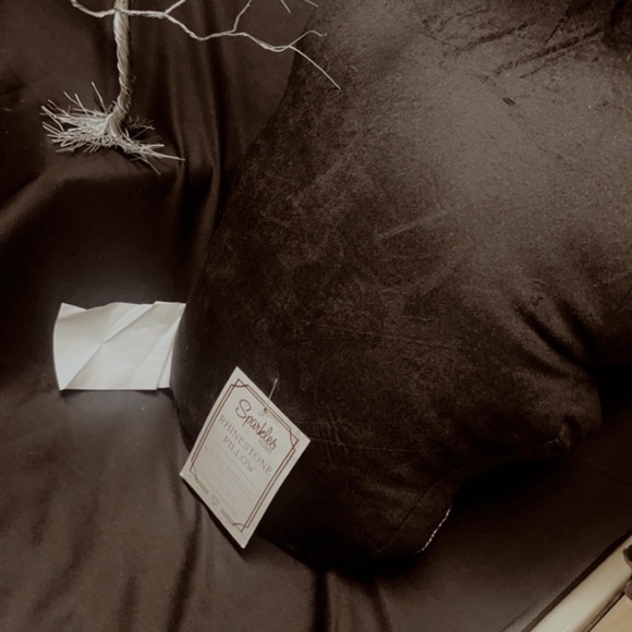 Sparkly Sugar Skull Rhinestone Sequin Pillow Halloween Pillows NWT Skeleton - Picture 3 of 4